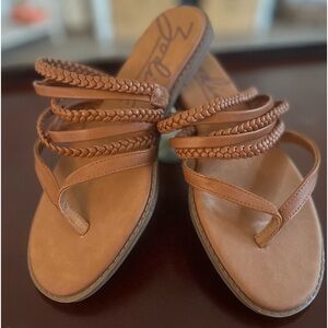 Women’s Zodiac Brown Woven Sandals Size 8.5